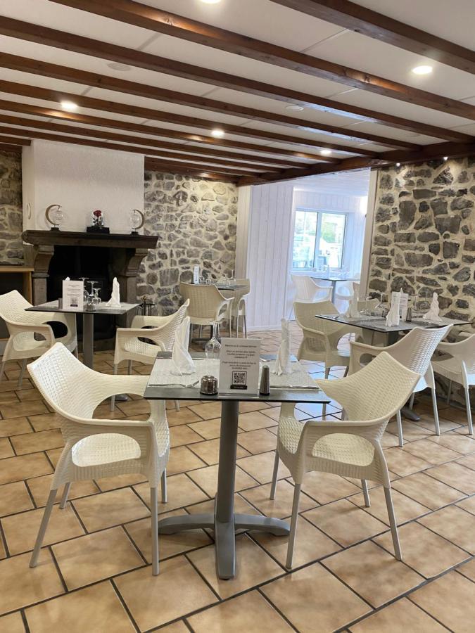 Hotel-Restaurant La Bonne Hotesse Chambon-sur-Lac Dış mekan fotoğraf